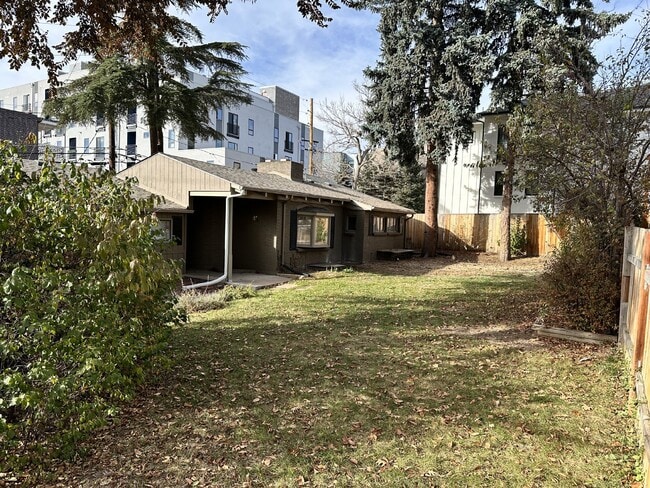 Building Photo - AVAILABLE JULY! Student Housing near DU Campus!