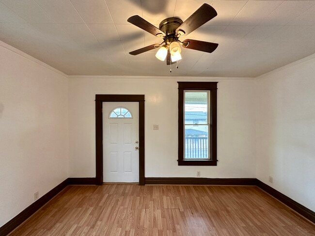 Photo - 154 Elmwood St