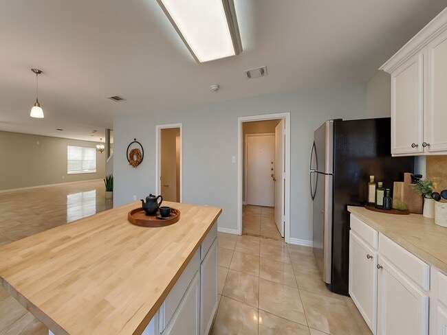 Photo - 3-bedroom, 2.5-bathroom house with a pool in Keller ISD - Closed to Alliance Town Center