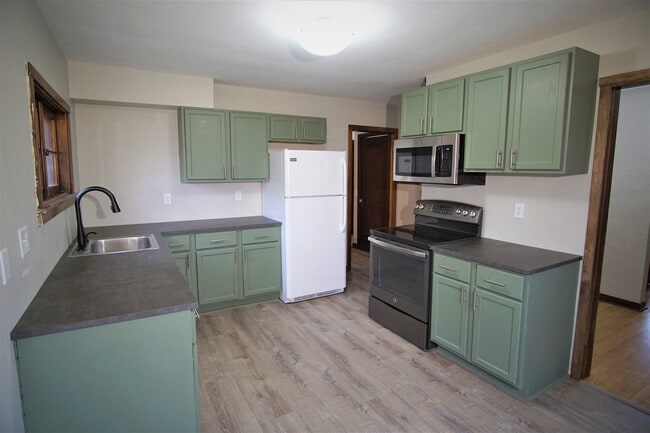 Building Photo - 15234 Upper 61st St N Unit #2