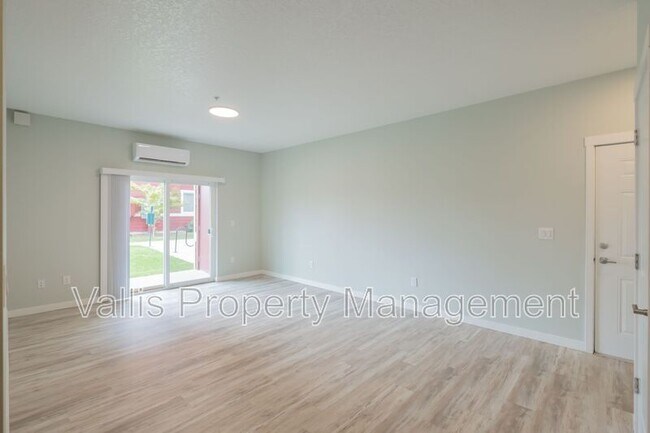 Photo - 13001 S Crompton Lane