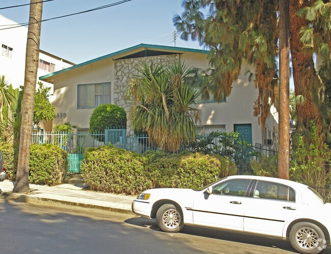 1630 - 1636 N Fuller ¡alejado - 1630 - 1636 N Fuller Ave
