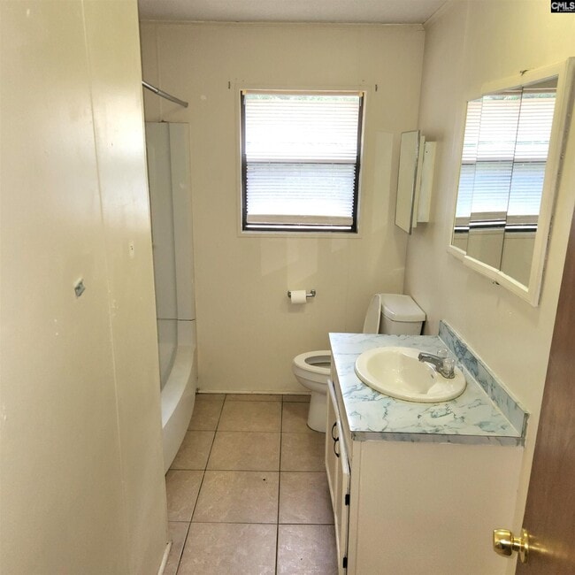 Photo - 713 Humphrey St