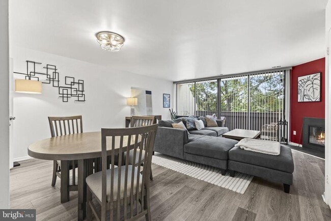 Photo - 2216 S Quincy St