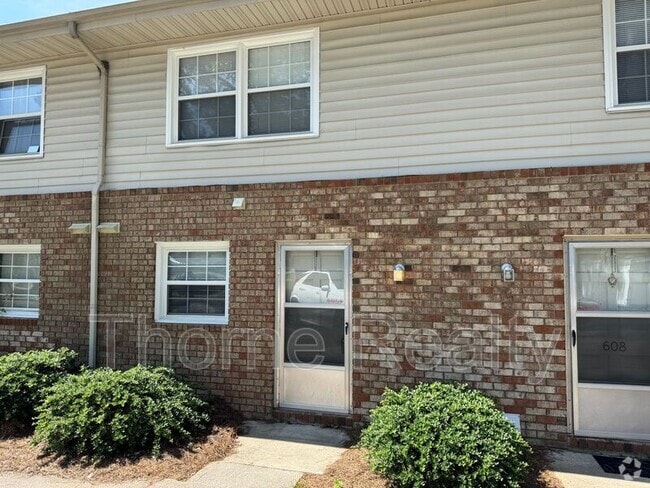 Building Photo - 610 S Boddie St Rental
