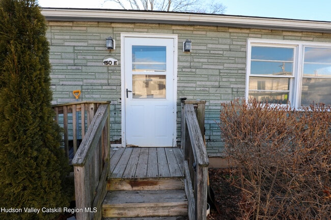 Photo - 150-154-154 W Main St