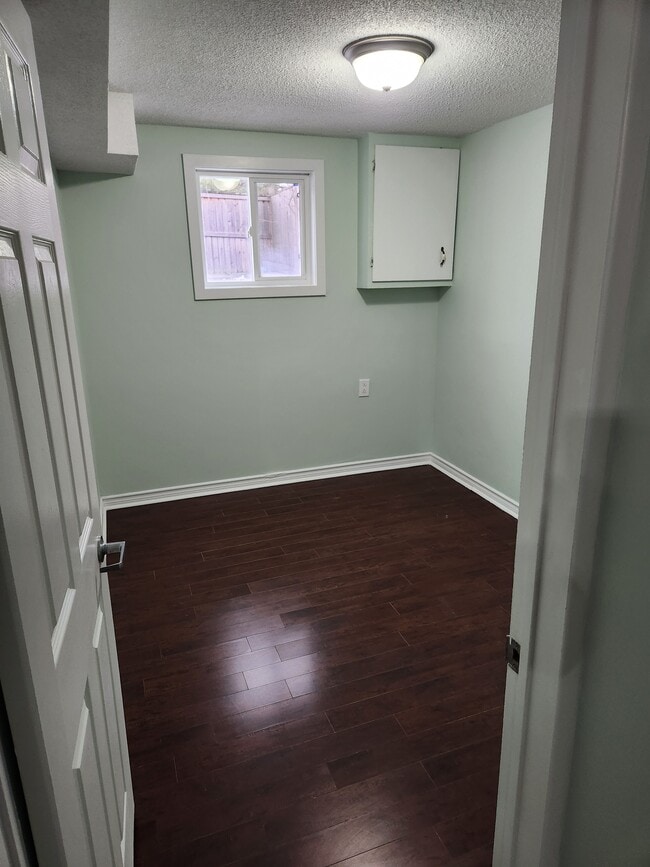 Photo - 23 Dunwich Pl Unité 2 Bedroom Apartment for Rent in Bramalea