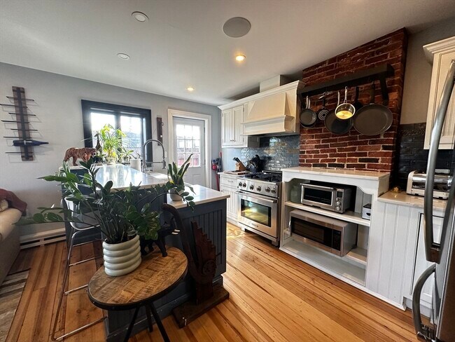 Photo - 10 Pompeii St Unit 3