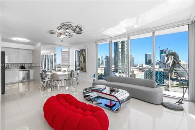 Photo - 90 SW 3rd St Unidad 90 SW 3rd St 2204