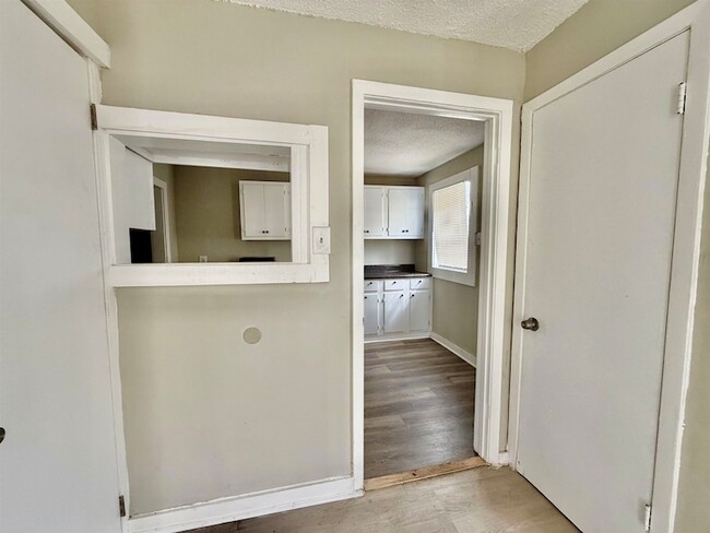 Photo - 1448 Menager Rd