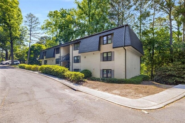 Photo - 183 Triumph Dr NW