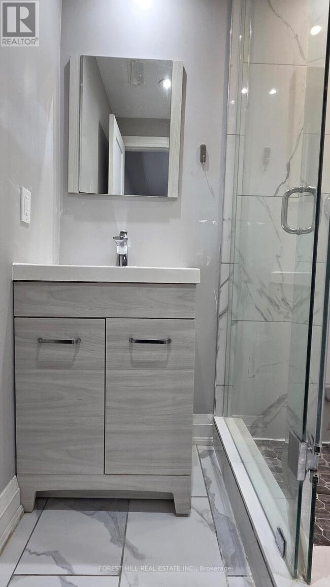 Photo - 181 North Service Rd E