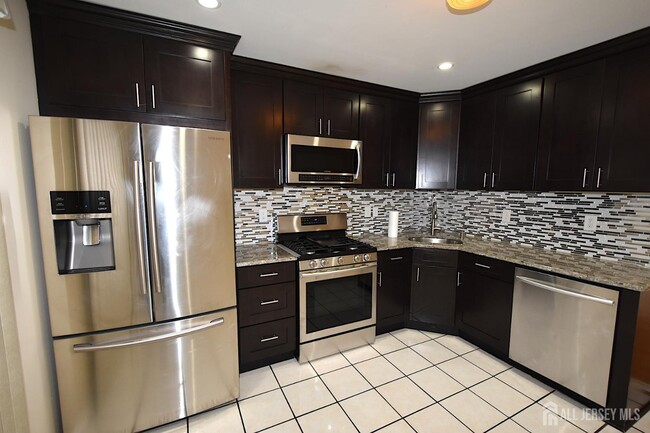 Photo - 56 Sassafras Ct
