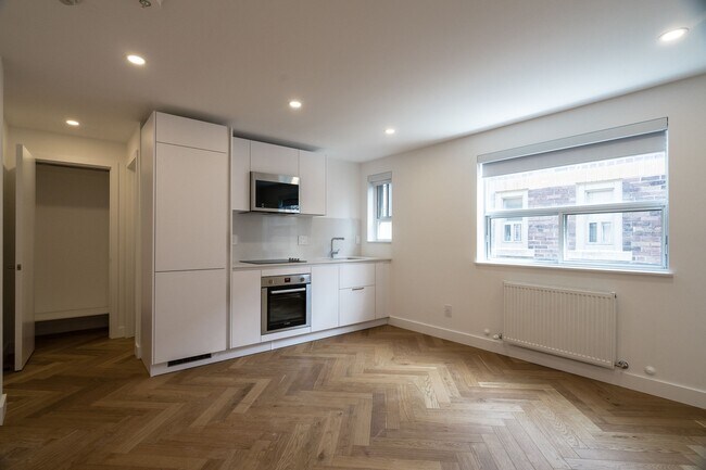 Building Photo - 54 Maitland St Unit 404