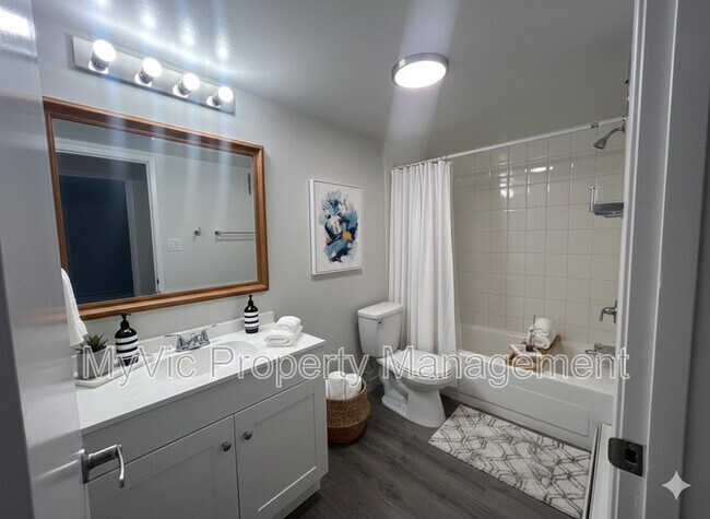 Photo - 9120-9149 149 St Unit Two Bed