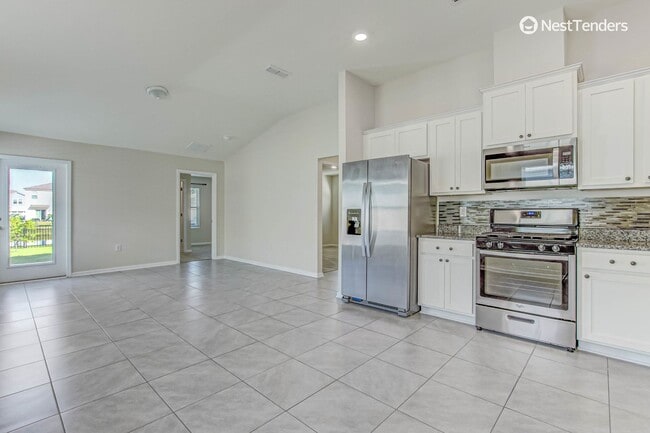 Photo - Like New In Nassau Crossing!