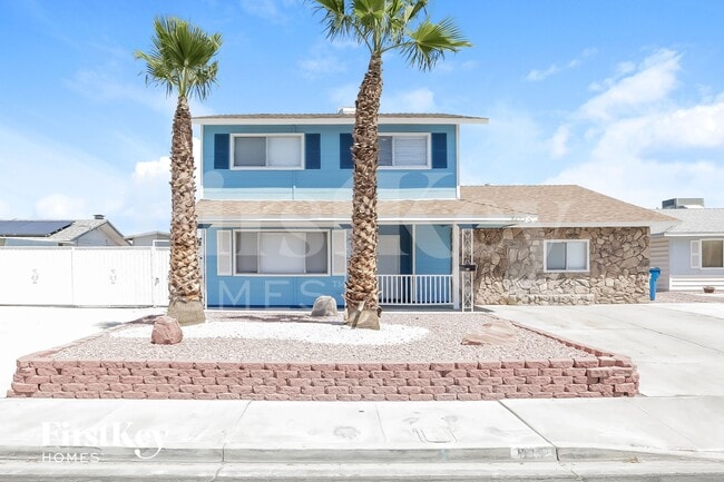 Building Photo - 825 Antigua St