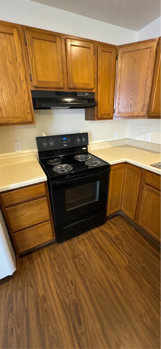 Photo - 1618 McIntosh St