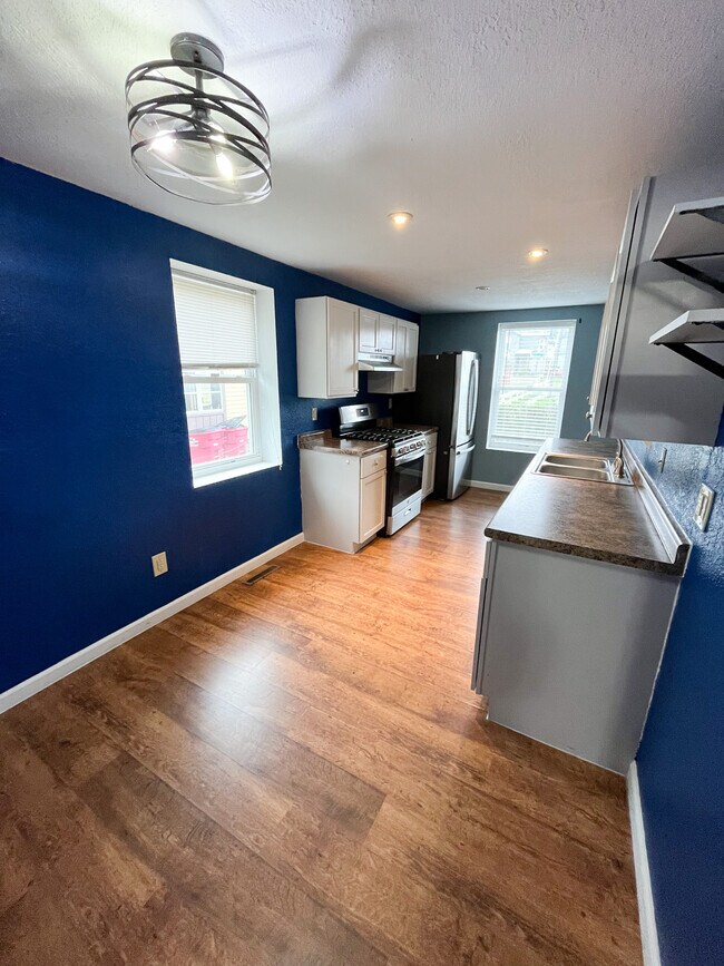 195 Mechanic St