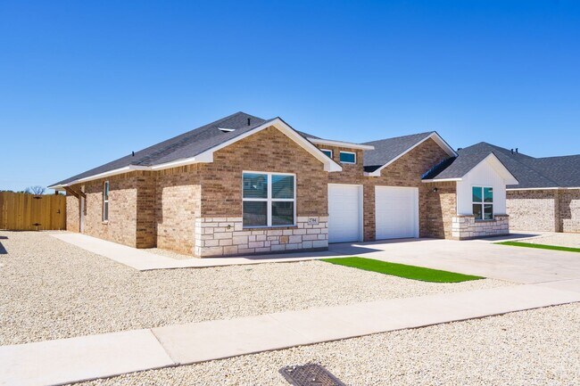 Photo - 2718 Roman Ln