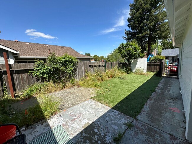 Photo - Charming 3-bedroom, 2-bathroom home conven...