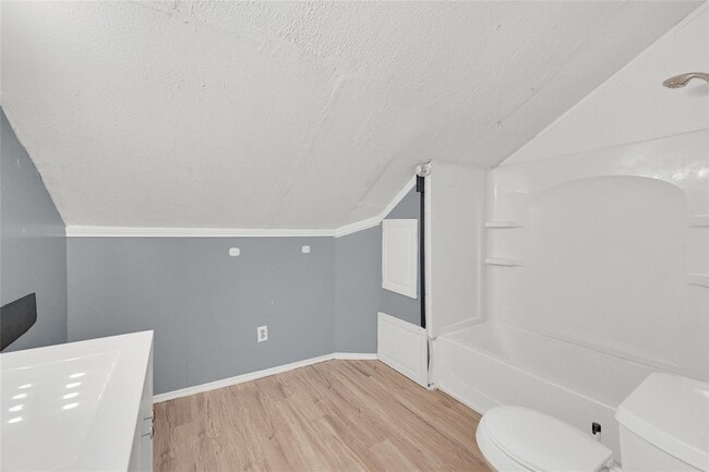 Building Photo - 310 N Rock Island St Unit 4