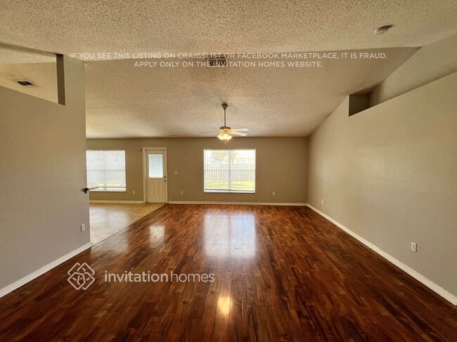 Photo - 1080 SW McCoy Ave