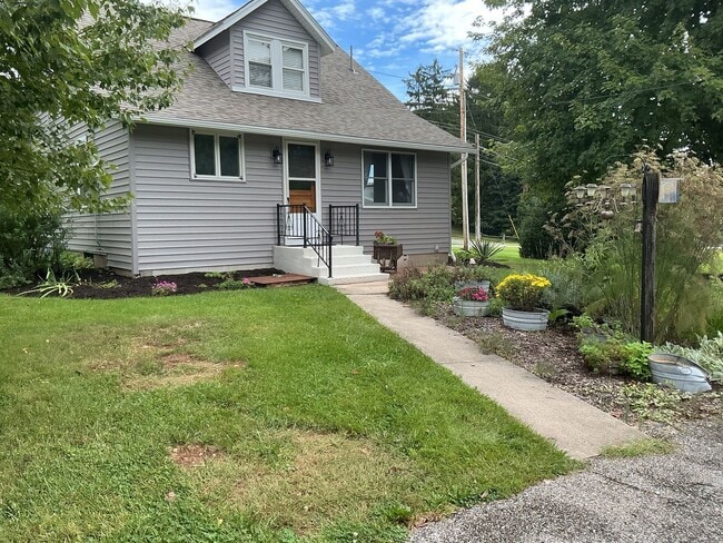 2805 Old Trail Rd