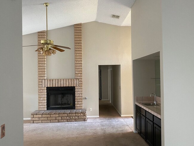 Photo - 3 Bedroom 2 Bathroom Home!