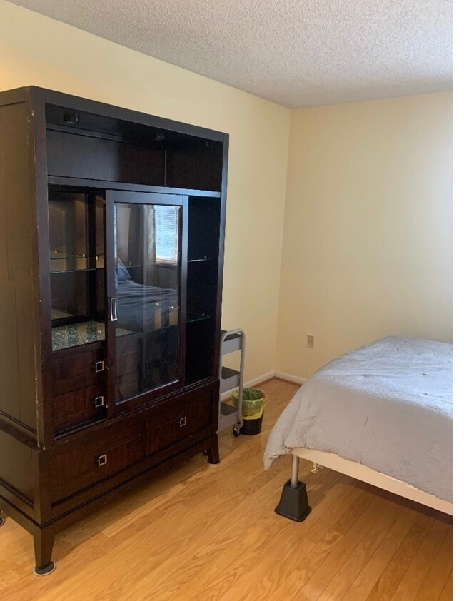 Dresser - 1012 Ravens Crest Dr Unit 1012 Ravens Crest Drive