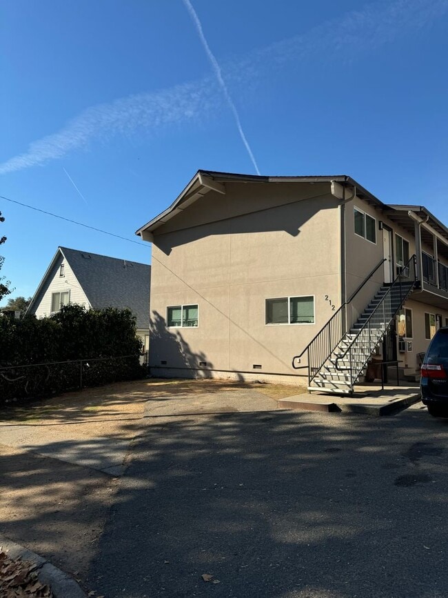 Photo - 212 D St Unidad 2