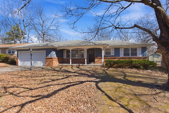 Building Photo - 2308 S Hampton Ave