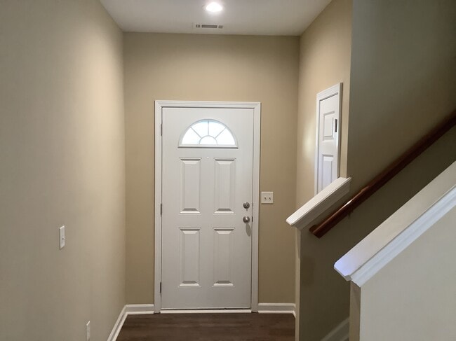 Photo - 111 Pin Oak Ct