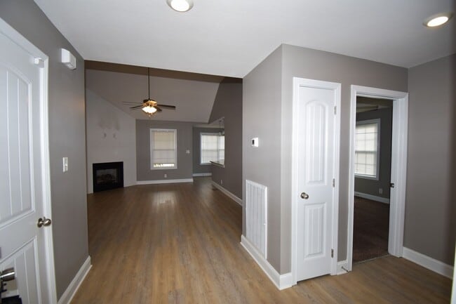 Photo - 3 Bedroom Pet Friendly Home For Rent in Chalet Hills!