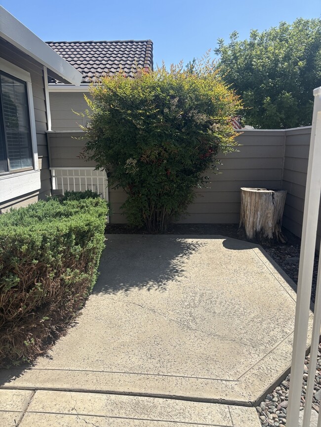 Photo - 2213 Camborne Dr