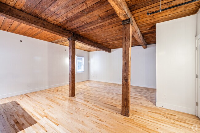 1BR, 1BA - 830SF - Living Room