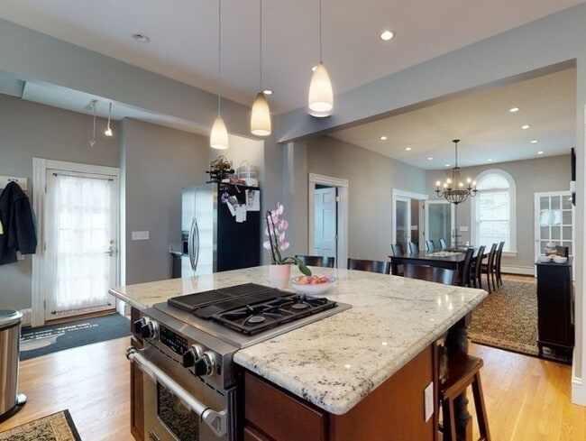 Photo - 180 Hammond St