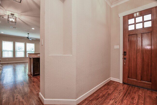 Photo - 5615 Kiam St