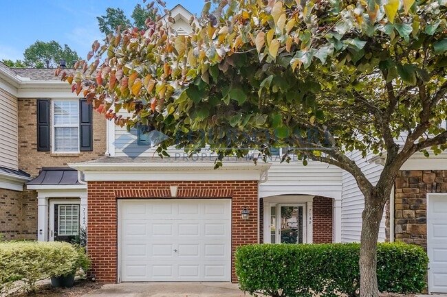 Townhome |Fenced Back Patio with Privacy F... - Townhome |Fenced Back Patio with Privacy F...