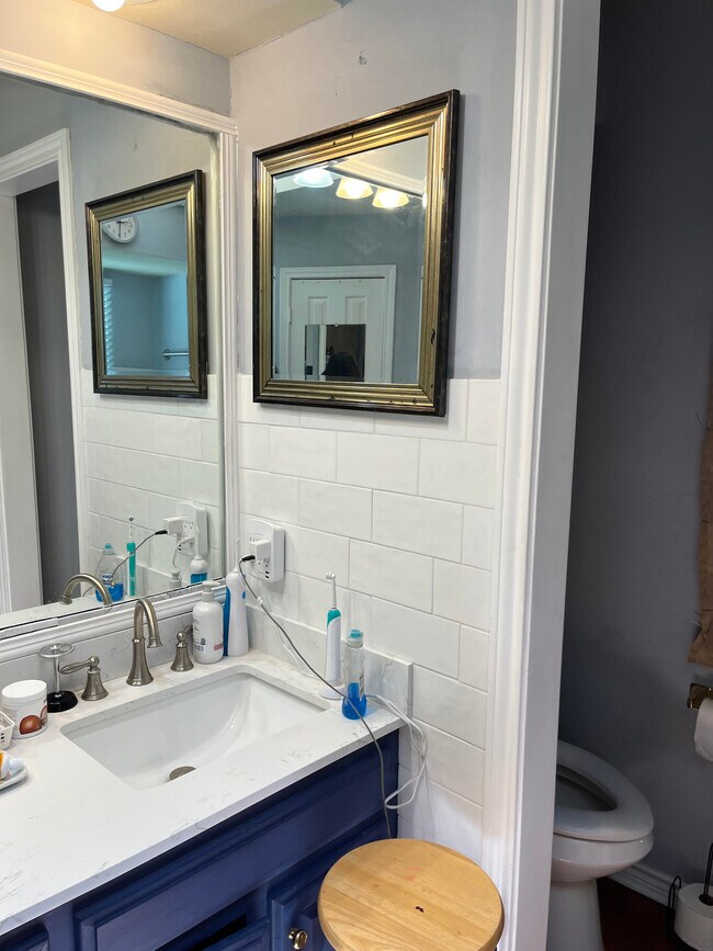 Barclay Master Bath - 1504 Barclay Dr