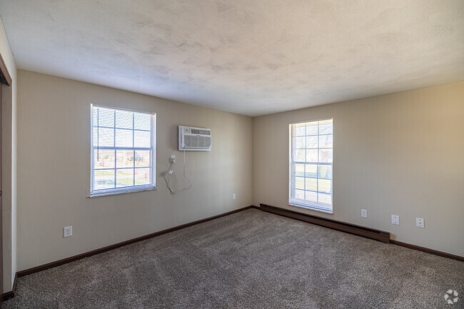 2 BR, 1,5 BA - 1035 SF - Townhouse - 1290 Sanlor Avenue