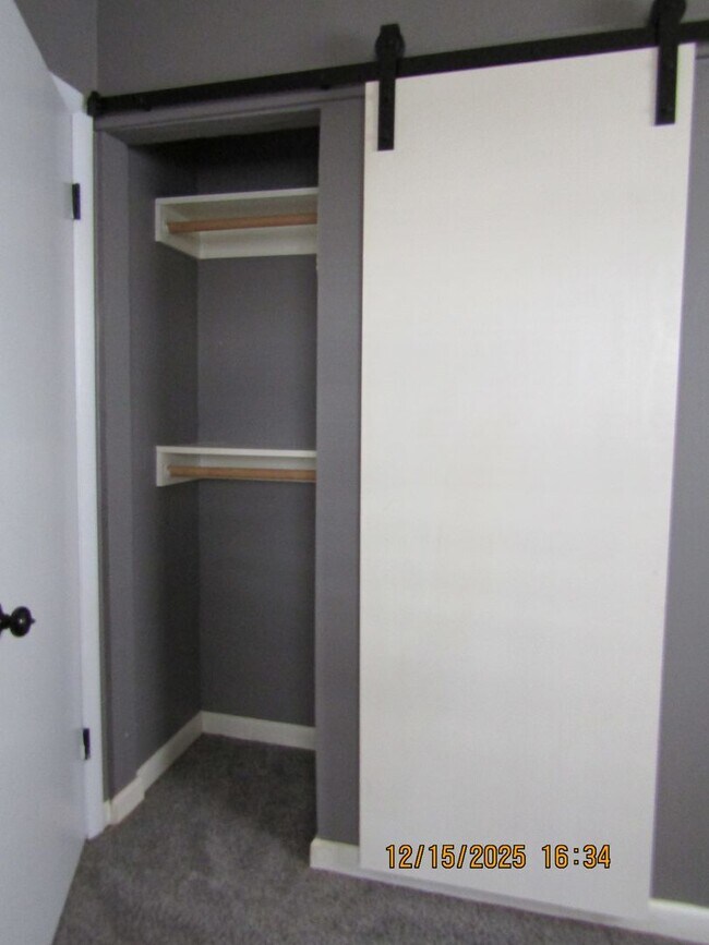 Photo - Nice home in the Woodland Hills Area!