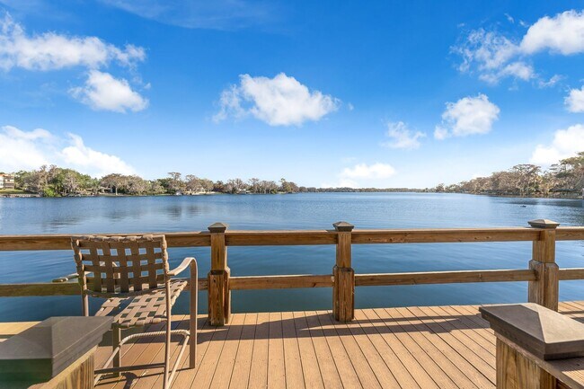 Photo - Lake Maitland Living | Mid-Century Charm