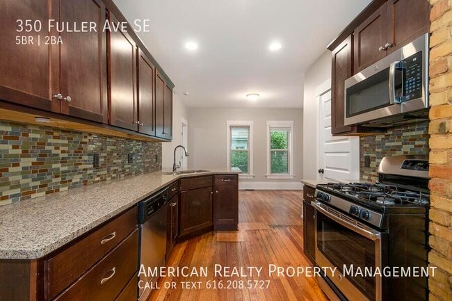 Photo - 350 Fuller Ave SE