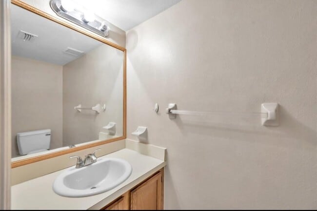 Photo - 2124 Fletchers Point Cir