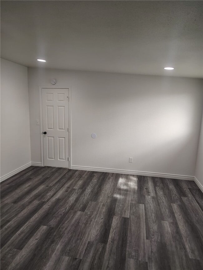 Photo - 311 W 44th St