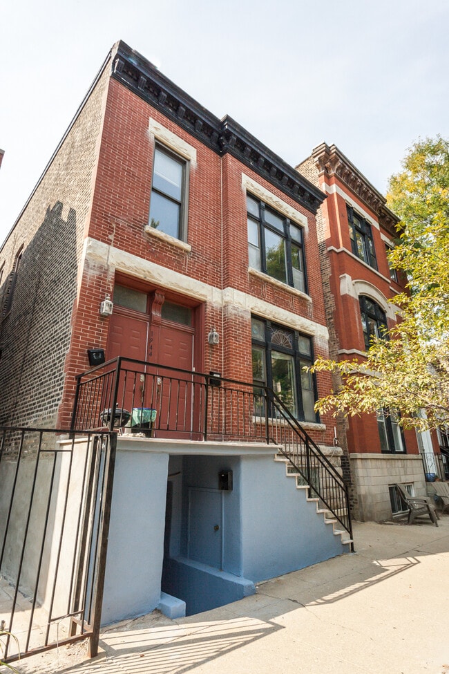 Photo - 1944 N Bissell St Unit ground