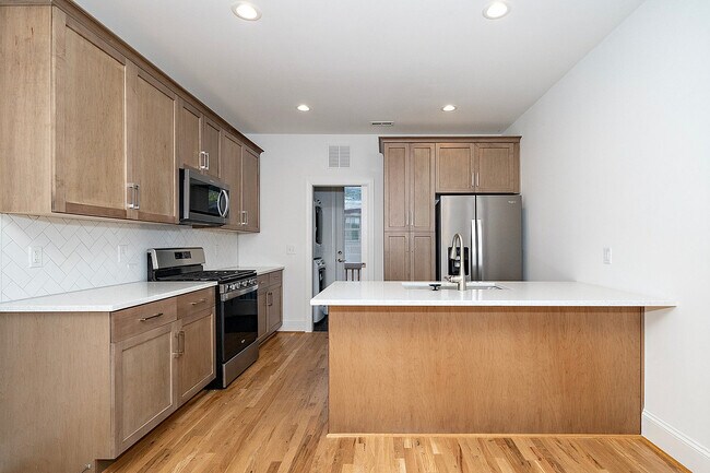 Redfield-Villages-Apartment-Homes-Near-NC-State-105.5-Turner-St-Fully-Equipped-Kitchen