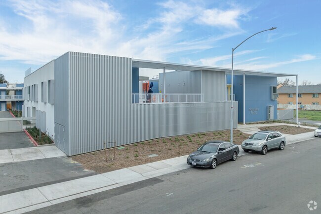 Alternate Building Image - Northview Pointe