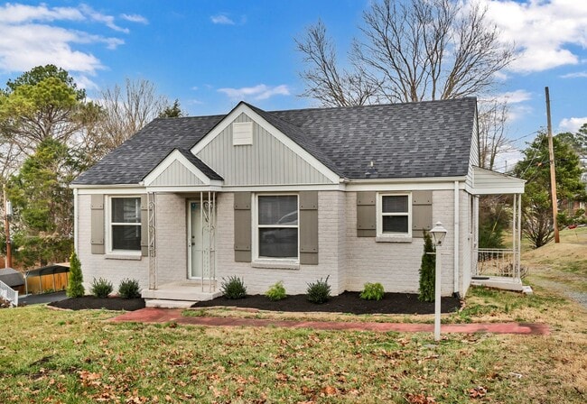 Photo - Conveniently Located off Memorial Dr! Lovely 2 Bed 1 Bath Home!